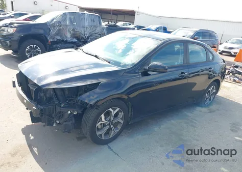 2020 Kia Forte Lxs z USA, uszkodzony, nr VIN 3KPF24AD8LE216879